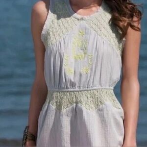 Anthropologie HD in Paris Embroidered Smocked Top Size US 4 Grey & Neon Yellow
